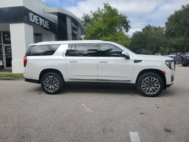 Certified 2023 GMC Yukon XL Denali Ultimate AWD/4WD image 6
