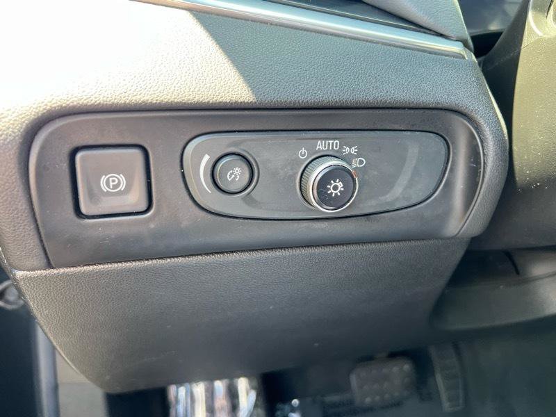 Used 2020 Buick Enclave Essence AWD/4WD image 26