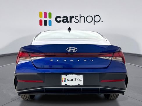 Used 2024 Hyundai Elantra SEL image 4
