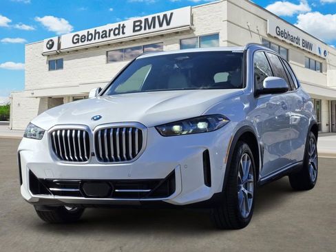 New 2026 BMW X5 xDrive50e w/ Climate Comfort Package AWD/4WD image 3