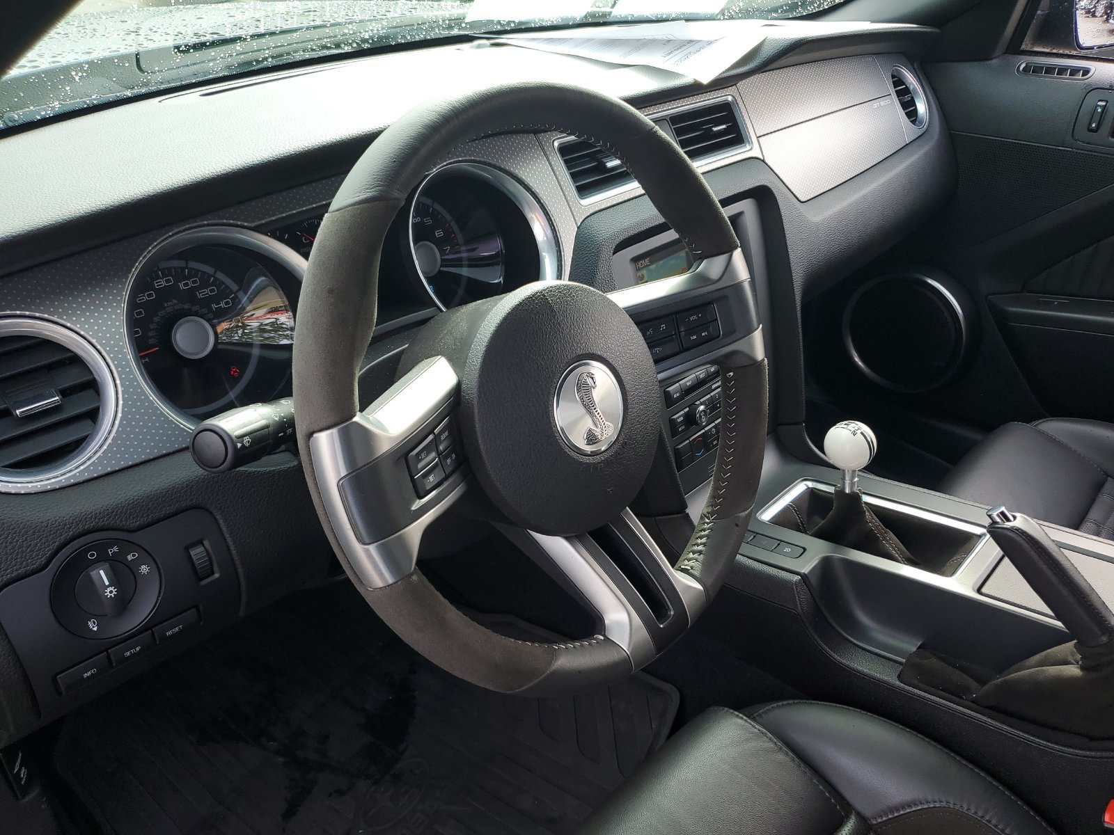 Used 2010 Ford Mustang Shelby GT500 RWD image 15