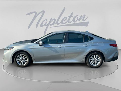 Used 2025 Toyota Camry LE FWD image 4