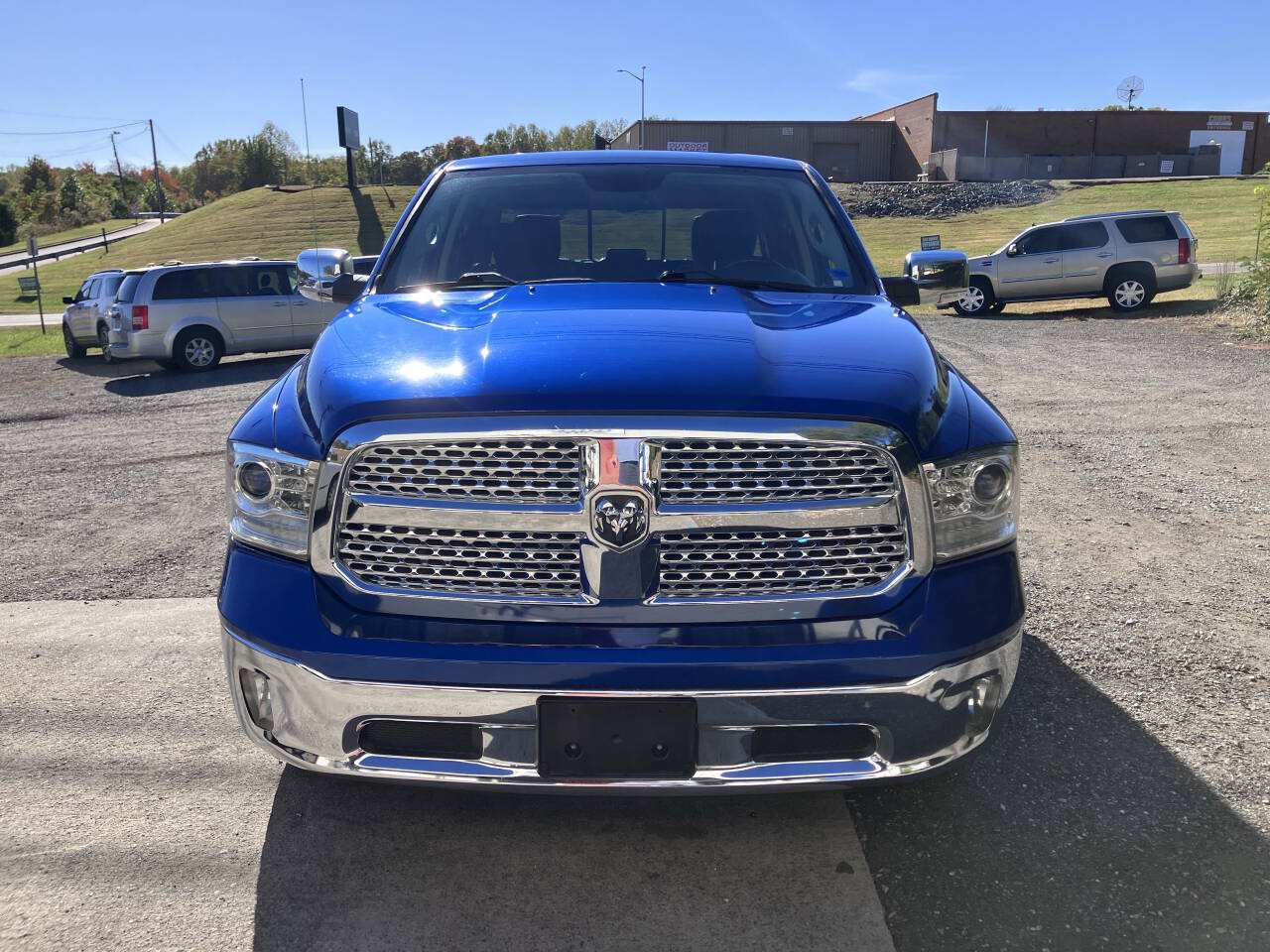 Used 2018 RAM 1500 Laramie AWD/4WD image 2