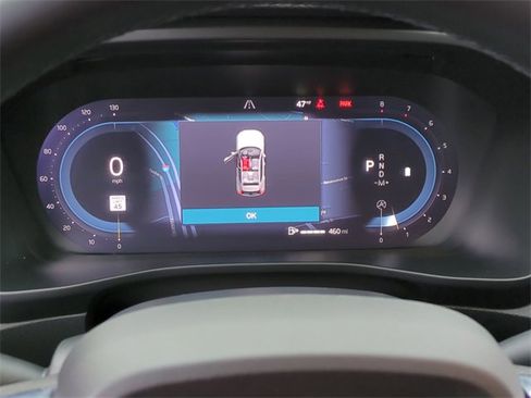 Used 2025 Volvo XC40 B5 Plus image 14