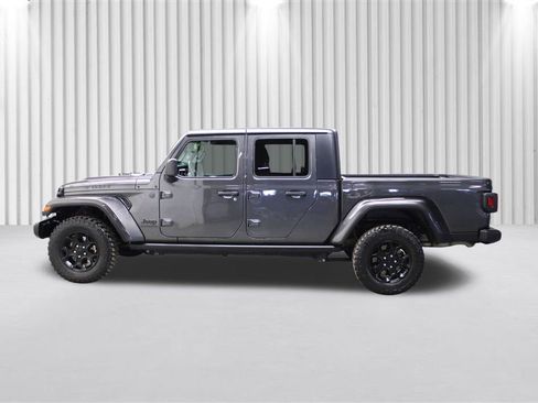 Used 2023 Jeep Gladiator Willys image 7