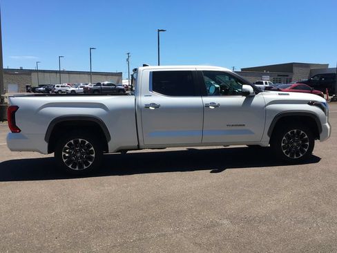 Used 2025 Toyota Tundra Limited AWD/4WD image 9