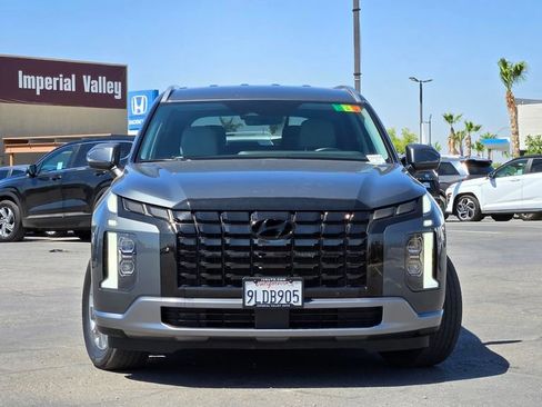 Used 2024 Hyundai Palisade SEL FWD image 2