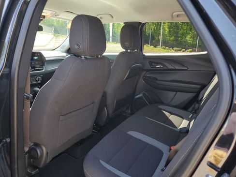 Used 2025 Chevrolet TrailBlazer LT FWD image 10