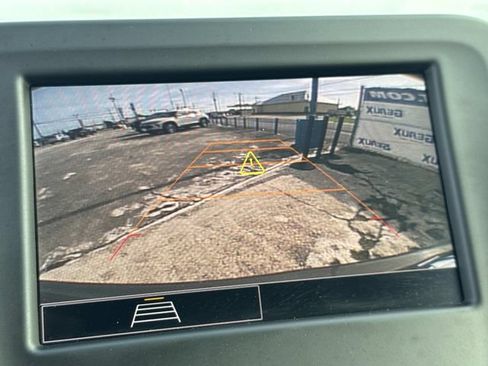 Used 2023 Chevrolet Equinox LT FWD image 38