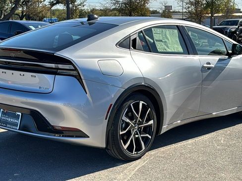 New 2026 Toyota Prius Plug-In Hybrid image 9