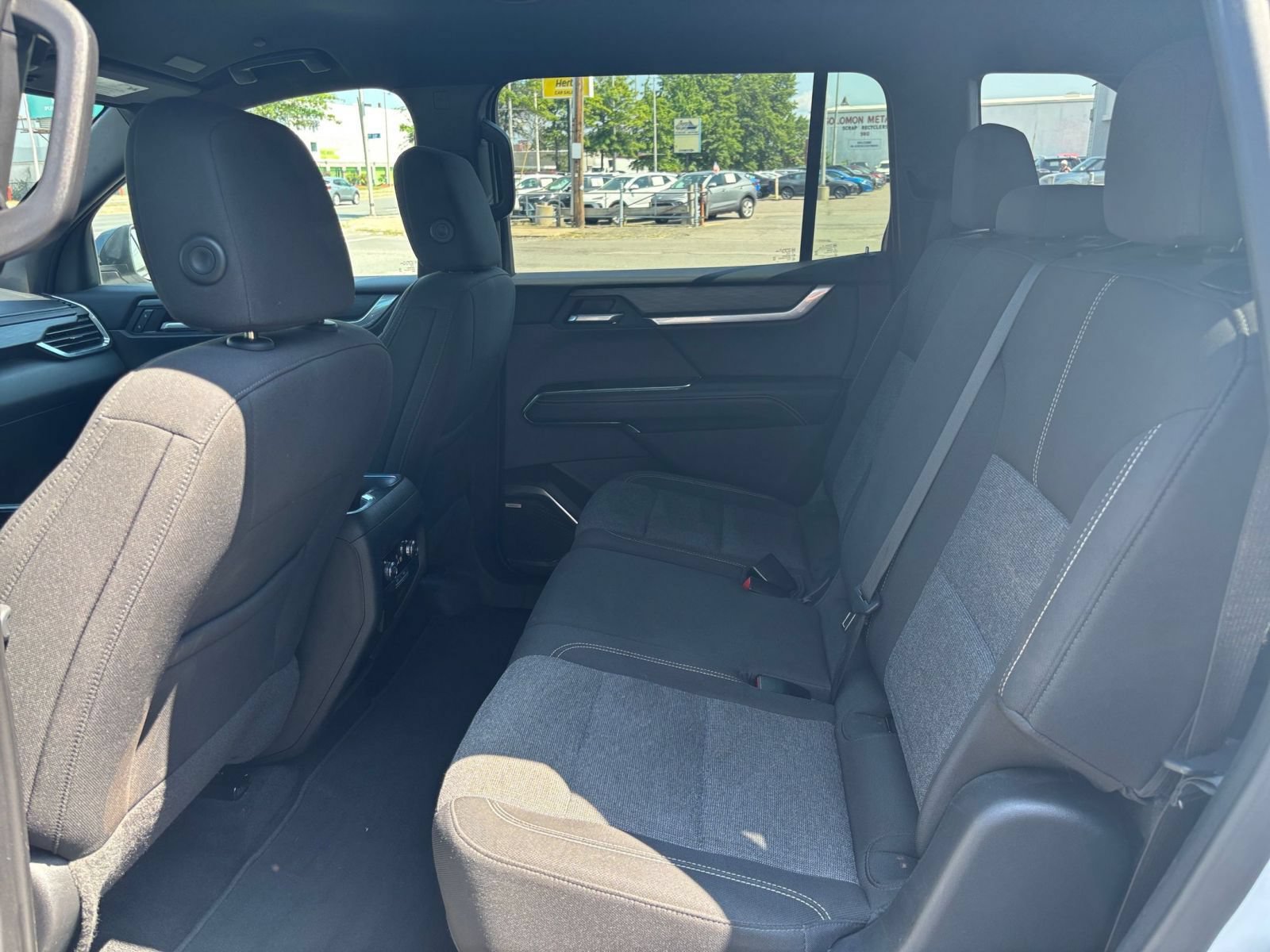 Used 2025 GMC Acadia Elevation AWD/4WD image 26
