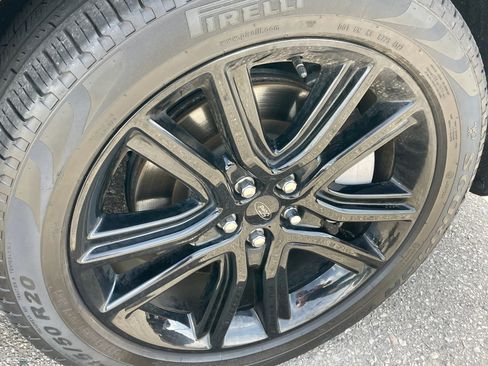 Used 2024 Ford Edge ST-Line image 12