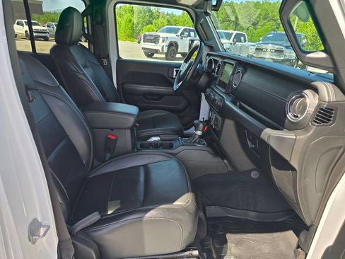 Used 2020 Jeep Gladiator Overland AWD/4WD image 29