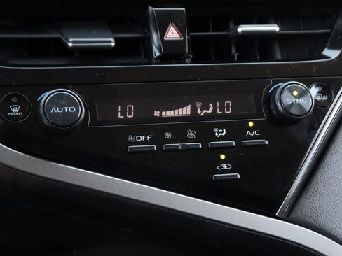 Used 2024 Toyota Camry SE FWD image 27