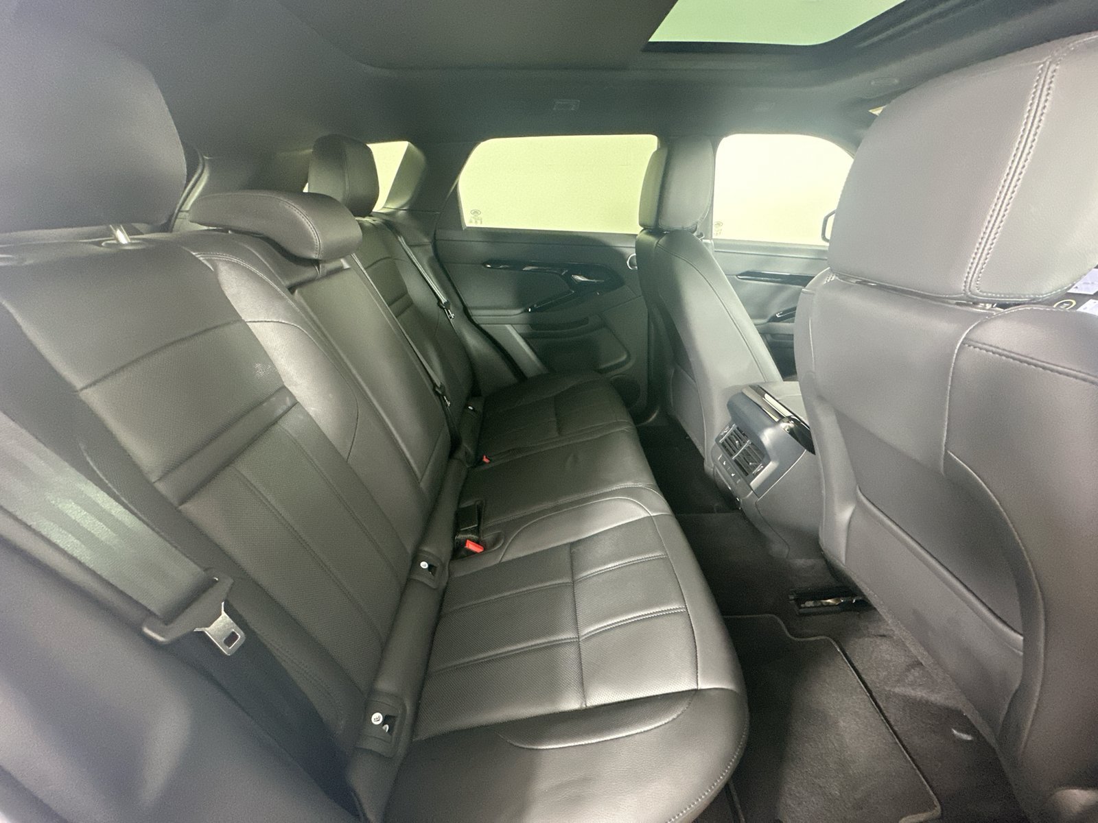 Used 2026 Land Rover Range Rover Evoque S AWD/4WD image 43