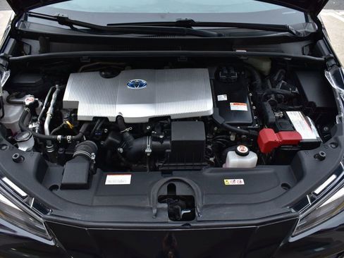 Used 2022 Toyota Prius LE image 12