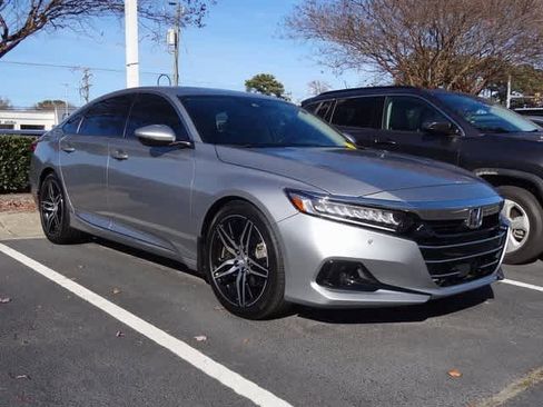 Used 2022 Honda Accord Touring image 3
