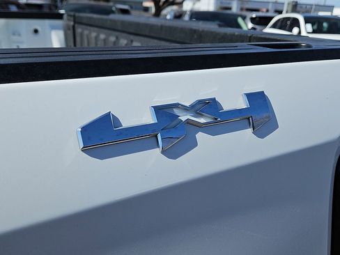 Used 2023 GMC Sierra 1500 SLE image 9