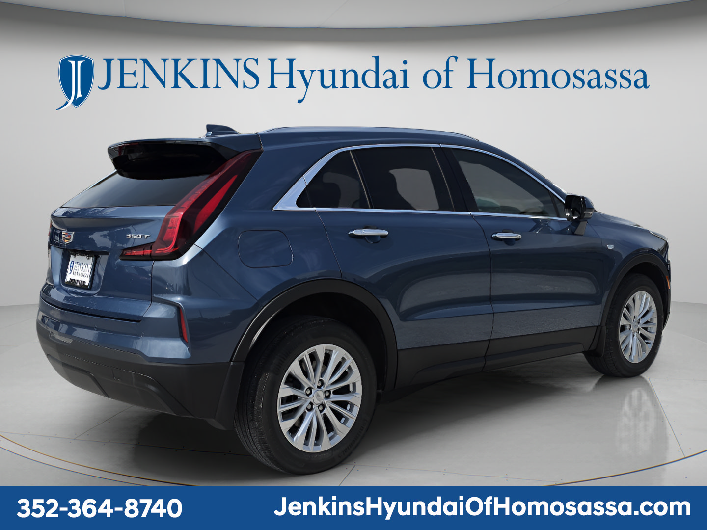 Used 2024 Cadillac XT4 Luxury FWD image 3