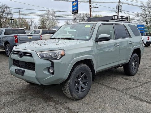 Used 2022 Toyota 4Runner Trail Special Edition AWD/4WD image 3
