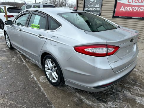 Used 2015 Ford Fusion SE image 7