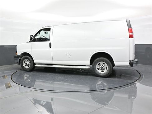 Used 2024 GMC Savana 2500 w/ Driver Convenience Package image 4