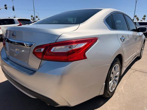 Used 2017 Nissan Altima 2.5 S w/ Power Driver Seat Package FWD image 5