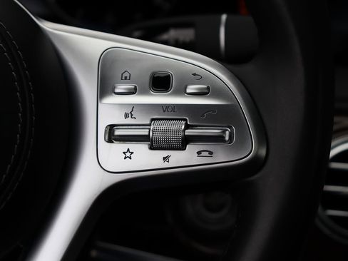 Used 2019 Mercedes-Benz S 560 Sedan image 18