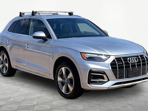 Used 2023 Audi Q5 2.0T Premium Plus w/ Premium Plus Package AWD/4WD image 11