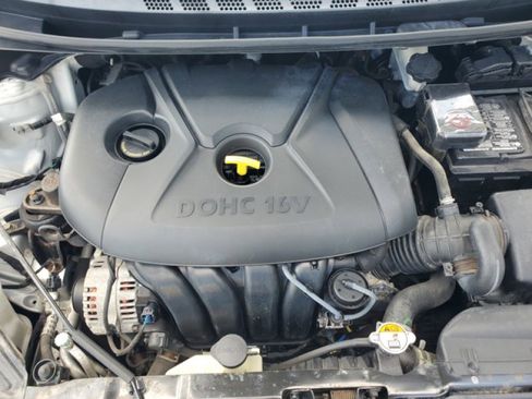 Used 2016 Hyundai Elantra SE image 30