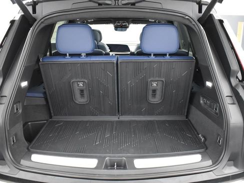 New 2026 Cadillac Vistiq Premium Luxury w/ LPO, Floor Liner Package image 33