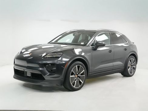 Used 2025 Porsche Macan 4S Electric AWD/4WD image 1