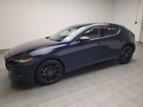 Used 2019 MAZDA MAZDA3 Hatchback w/ Premium Package image 2