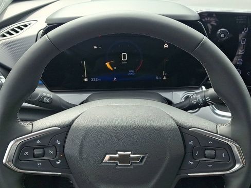 New 2026 Chevrolet Trax LT w/ Sunroof Package FWD image 9