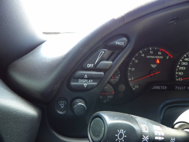 Used 2004 Chevrolet Corvette Coupe w/ Roof Package RWD image 15