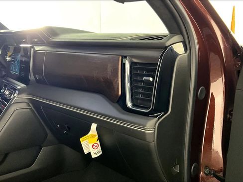 Used 2024 GMC Sierra 3500 Denali Ultimate image 18