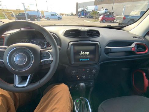 Used 2023 Jeep Renegade Trailhawk image 14