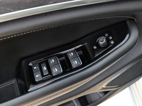 Used 2025 Jeep Grand Cherokee L Overland w/ Luxury Tech Group IV image 37