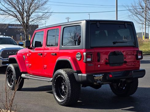 Used 2020 Jeep Wrangler Unlimited Sahara image 7