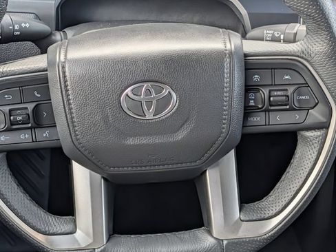 Used 2025 Toyota Tacoma TRD Sport AWD/4WD image 13