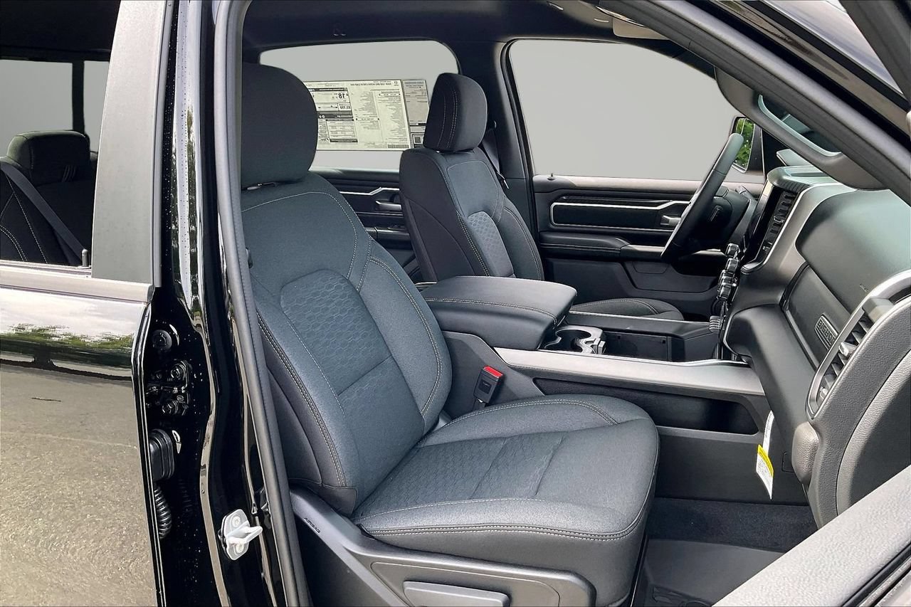 New 2026 RAM 1500 Big Horn AWD/4WD image 19