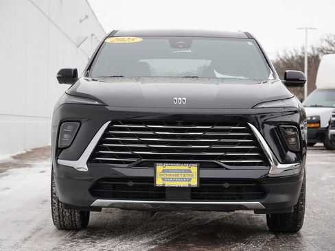 Used 2025 Buick Enclave Preferred image 8