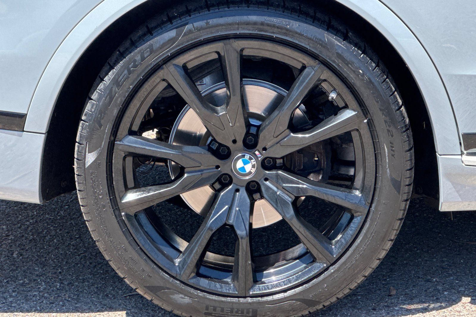 Used 2024 BMW X7 xDrive40i w/ M Sport Package AWD/4WD image 26