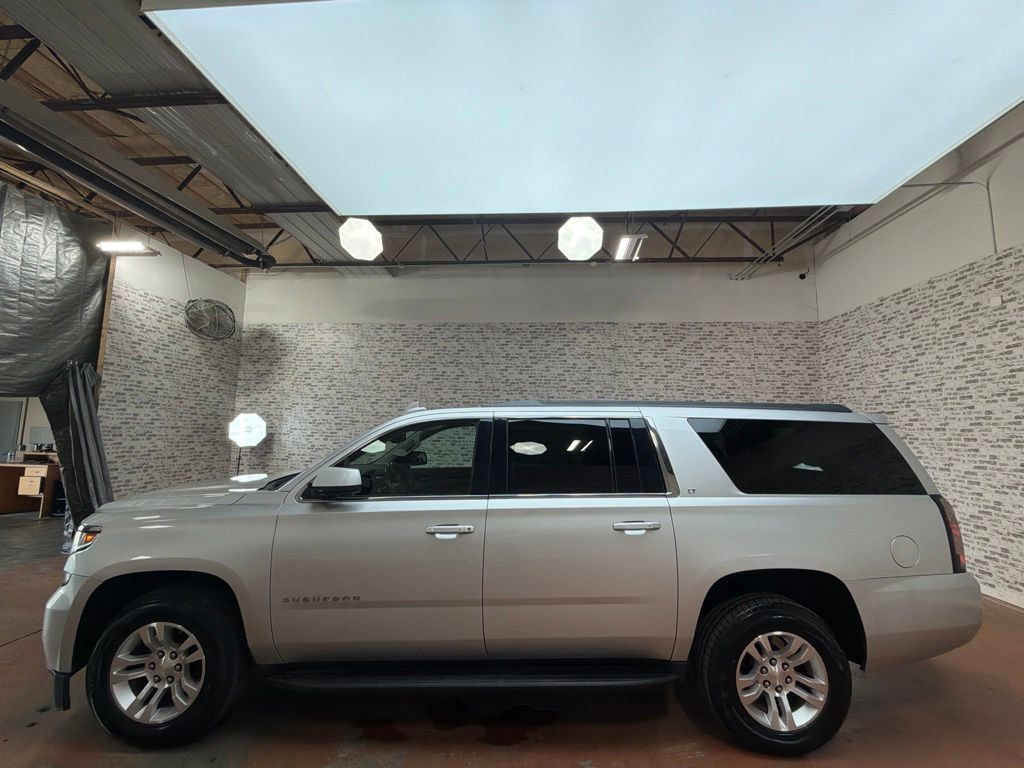 Used 2020 Chevrolet Suburban LT RWD image 4