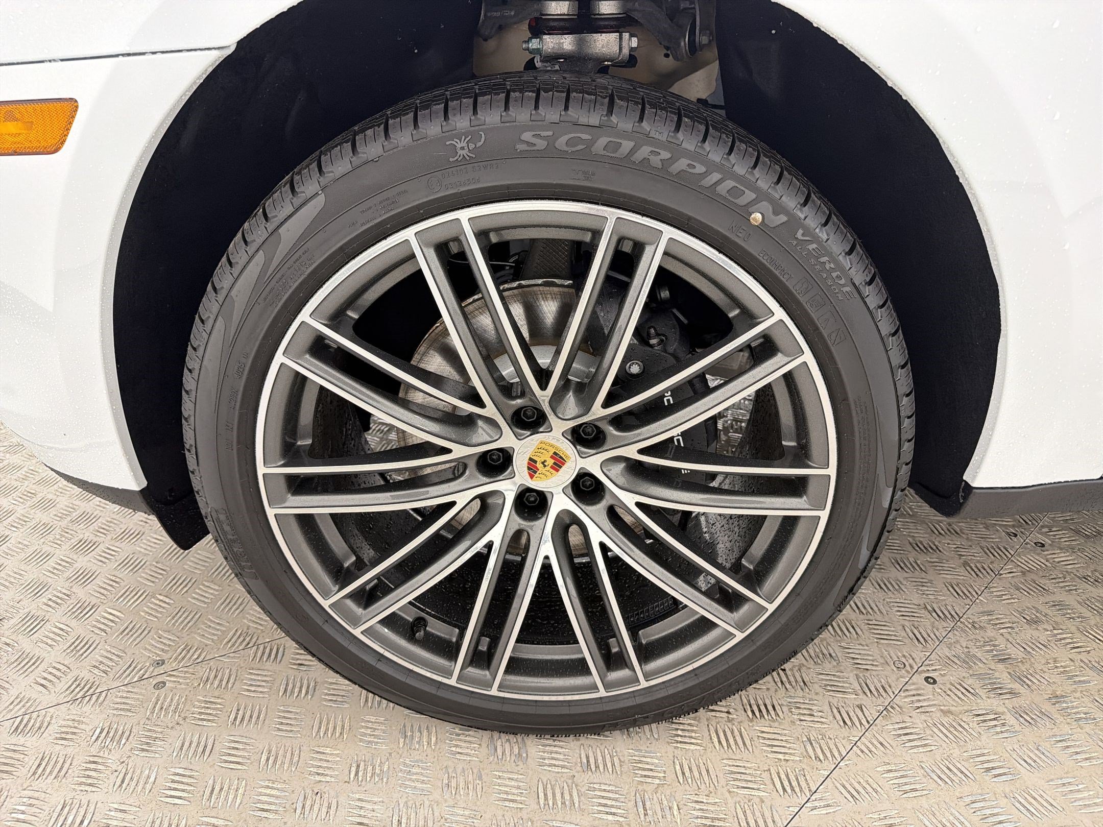 Used 2026 Porsche Macan AWD/4WD image 12
