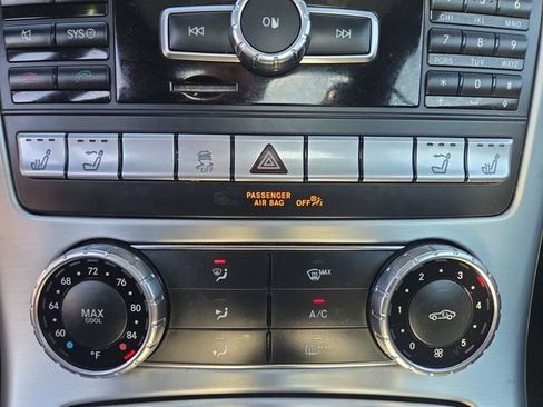 Used 2015 Mercedes-Benz SLK 250 image 25