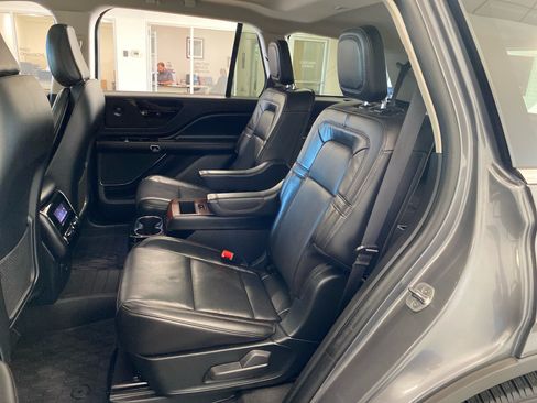 Used 2023 Lincoln Aviator Reserve w/ Equipment Group 201A AWD/4WD image 9