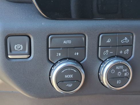 New 2026 GMC Sierra 1500 SLT AWD/4WD image 17