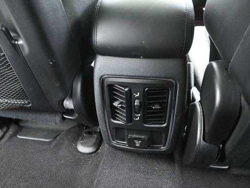 Used 2020 Jeep Grand Cherokee Altitude image 14