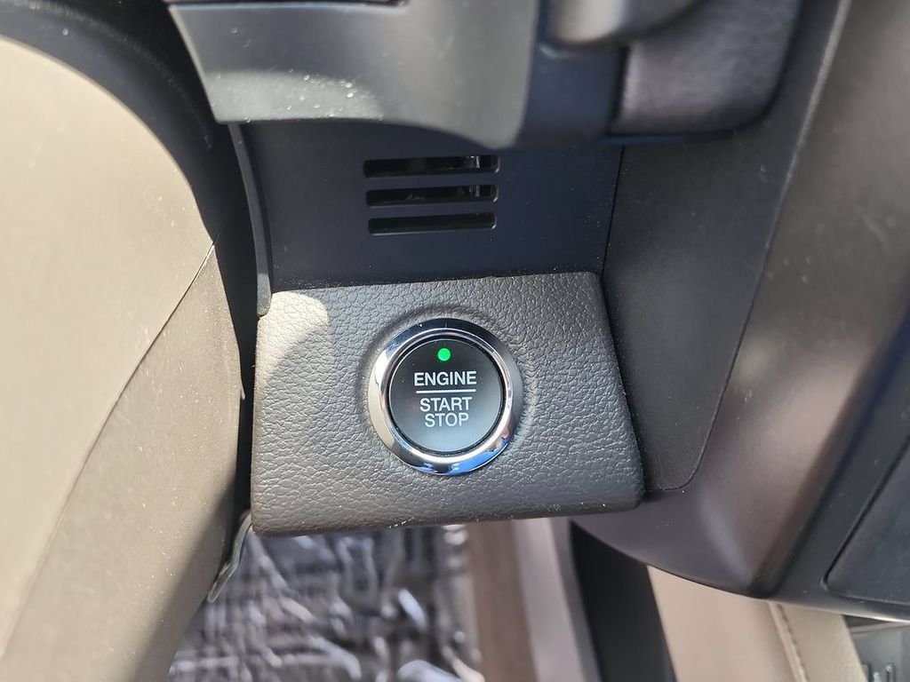 Used 2021 Ford Expedition Limited AWD/4WD image 17